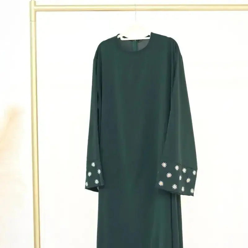 2024 Daisy Embroidery Muslim Modest Dress for Women Eid Saudi Arabia Dubai Abaya Luxury Islam Turkey Holiday Party Jalabiya Robe