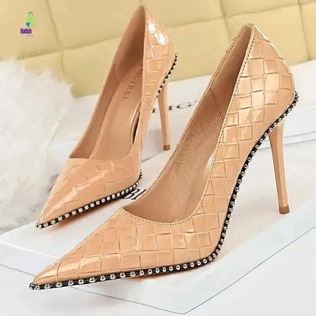 BIGTREE High Heels Rivet Metal Chain Pumps