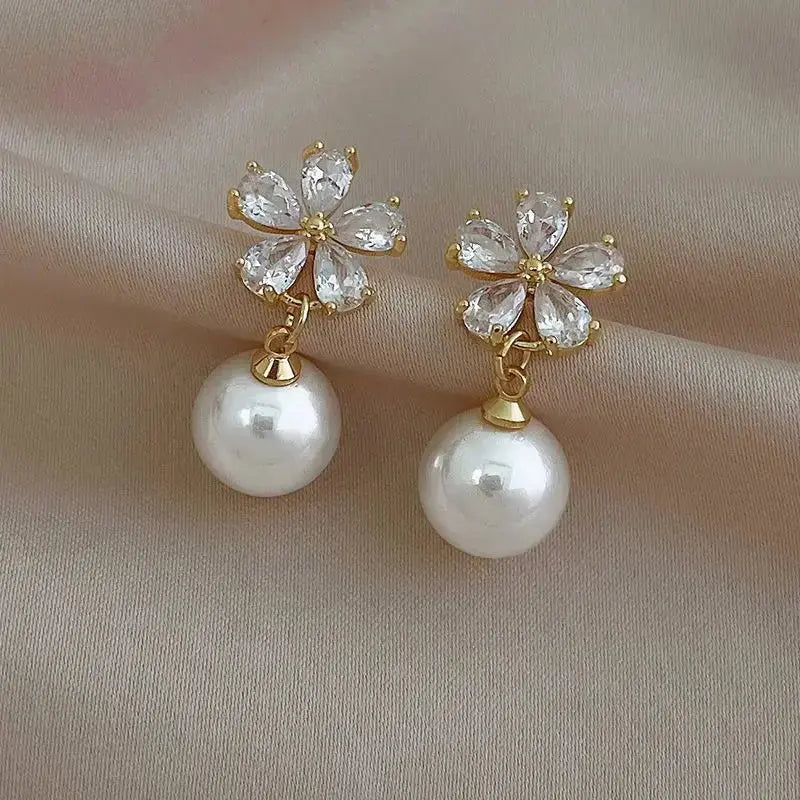 Korean Delicate Crystal Zircon Flower Pearl Stud Earrings For Women Elegant Temperament Wedding Earring Girls Fashion Jewelry