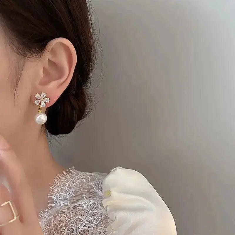 Korean Delicate Crystal Zircon Flower Pearl Stud Earrings For Women Elegant Temperament Wedding Earring Girls Fashion Jewelry